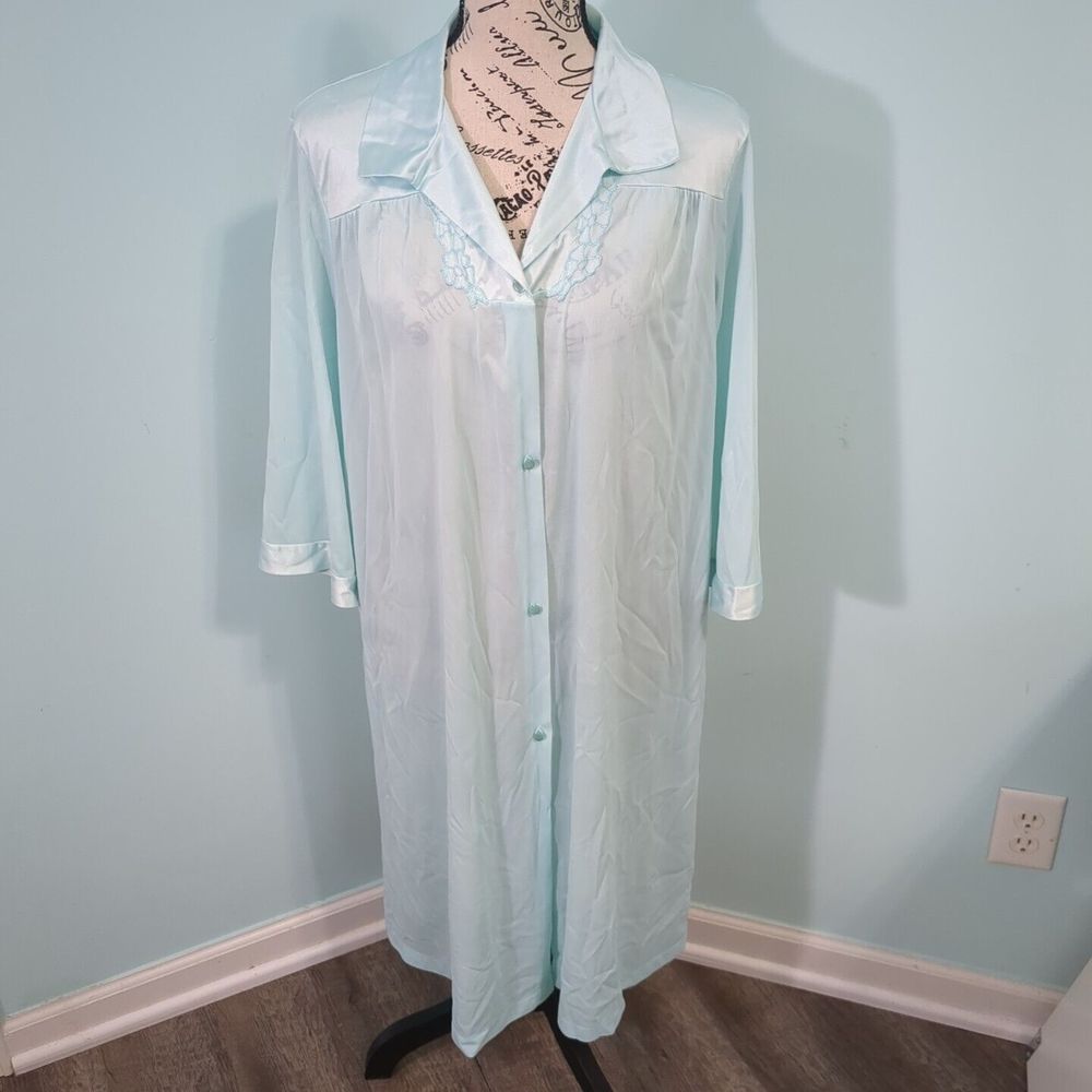 Vintage Vanity Fair Robe medium Silky Light Blue Button Front Embroidered USA